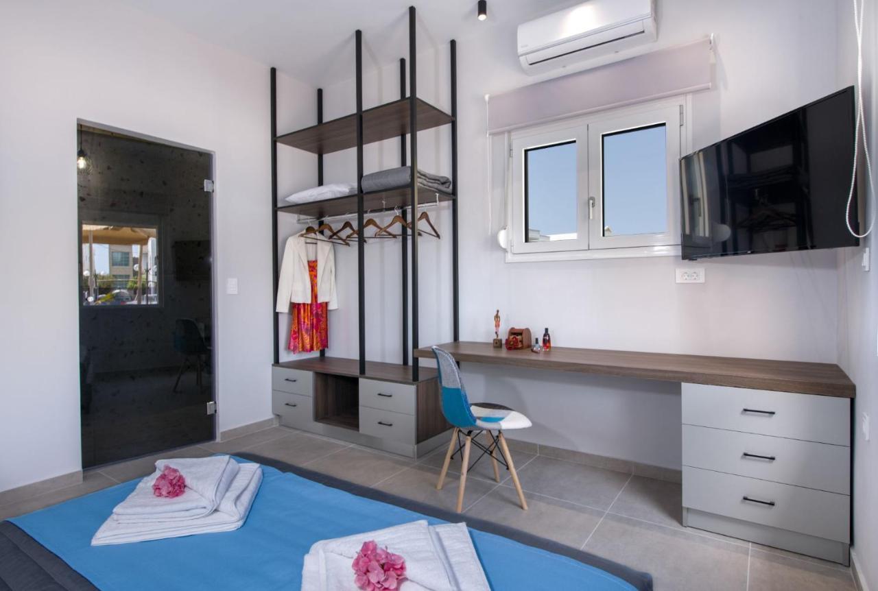 Luxury Villa Eva-Mari With Jacuzzi, 50M From The Beach สตาโลส ภายนอก รูปภาพ