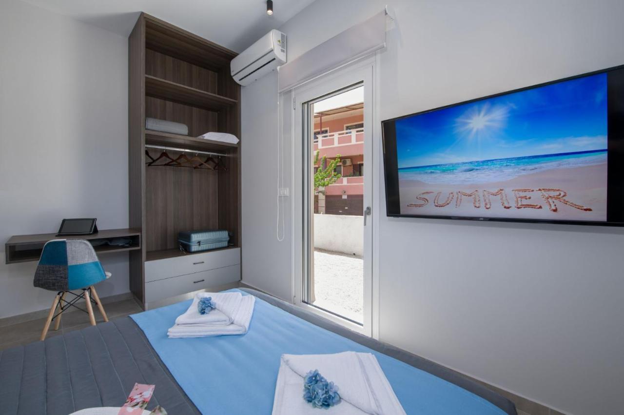 Luxury Villa Eva-Mari With Jacuzzi, 50M From The Beach สตาโลส ภายนอก รูปภาพ