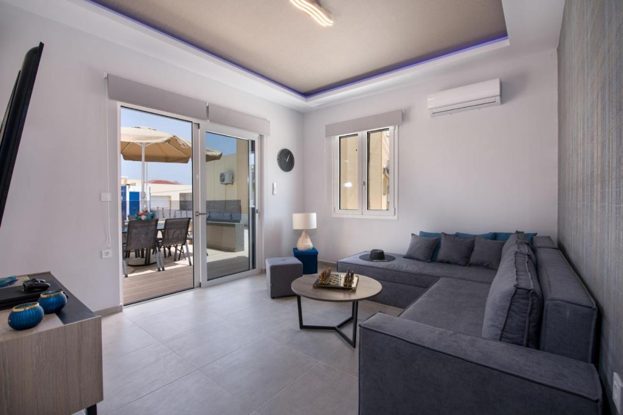 Luxury Villa Eva-Mari With Jacuzzi, 50M From The Beach สตาโลส ภายนอก รูปภาพ