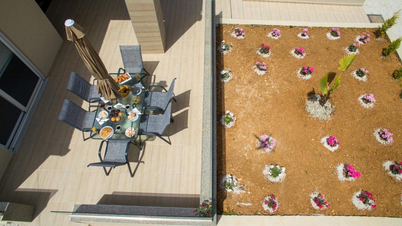 Luxury Villa Eva-Mari With Jacuzzi, 50M From The Beach สตาโลส ภายนอก รูปภาพ