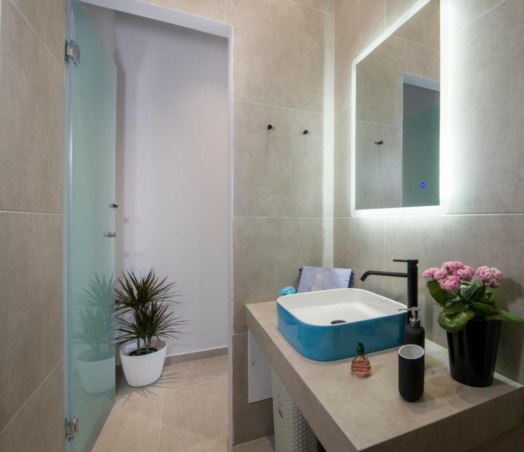 Luxury Villa Eva-Mari With Jacuzzi, 50M From The Beach สตาโลส ภายนอก รูปภาพ