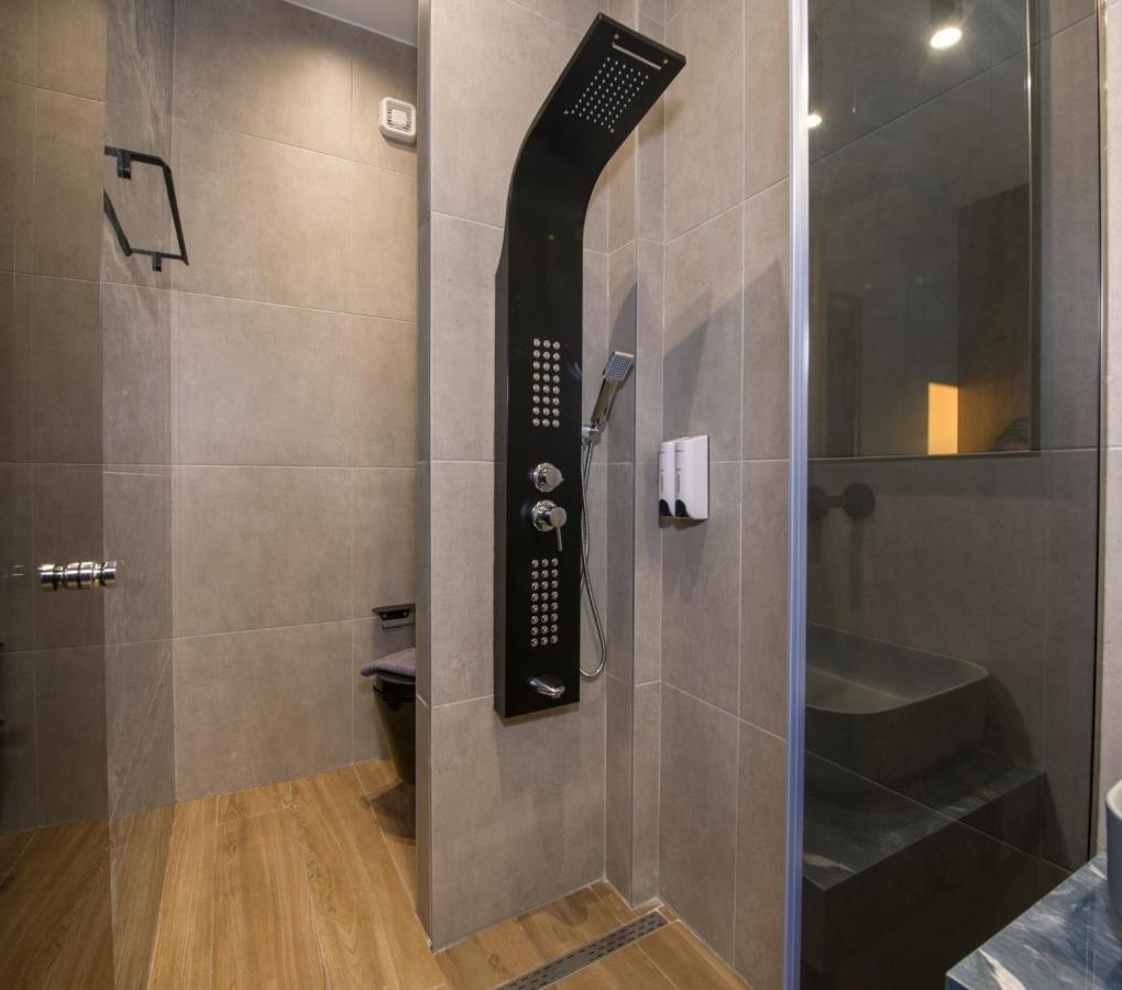 Luxury Villa Eva-Mari With Jacuzzi, 50M From The Beach สตาโลส ภายนอก รูปภาพ