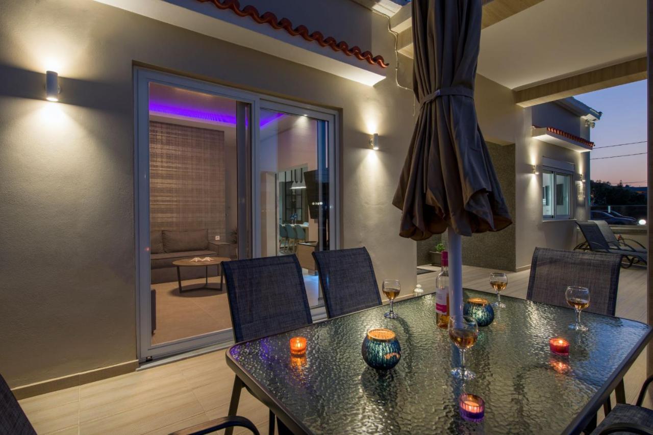Luxury Villa Eva-Mari With Jacuzzi, 50M From The Beach สตาโลส ภายนอก รูปภาพ